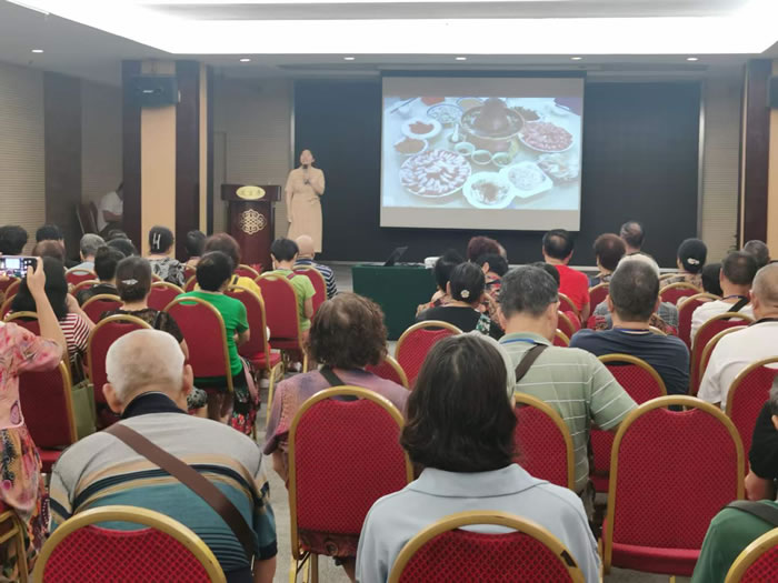 綿陽中旅行假日旅行社舉行胡楊林、南疆專列推薦會(huì)